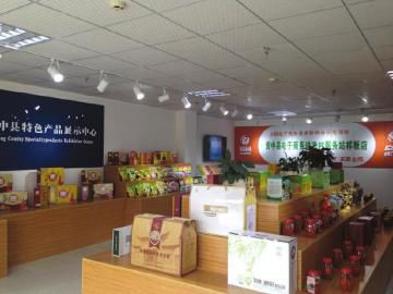 发烧友展示 AMDNVIDIA 近 30 年全系显卡收藏估值